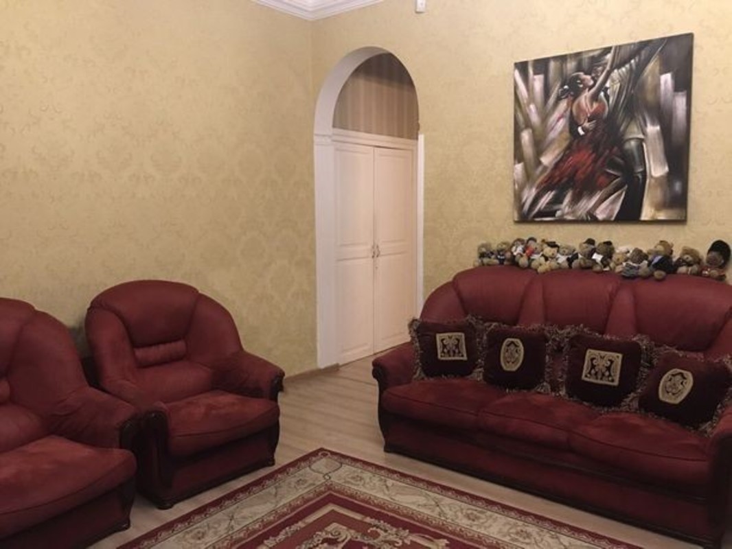 3 комнатная квартира в центре на Новосельского
