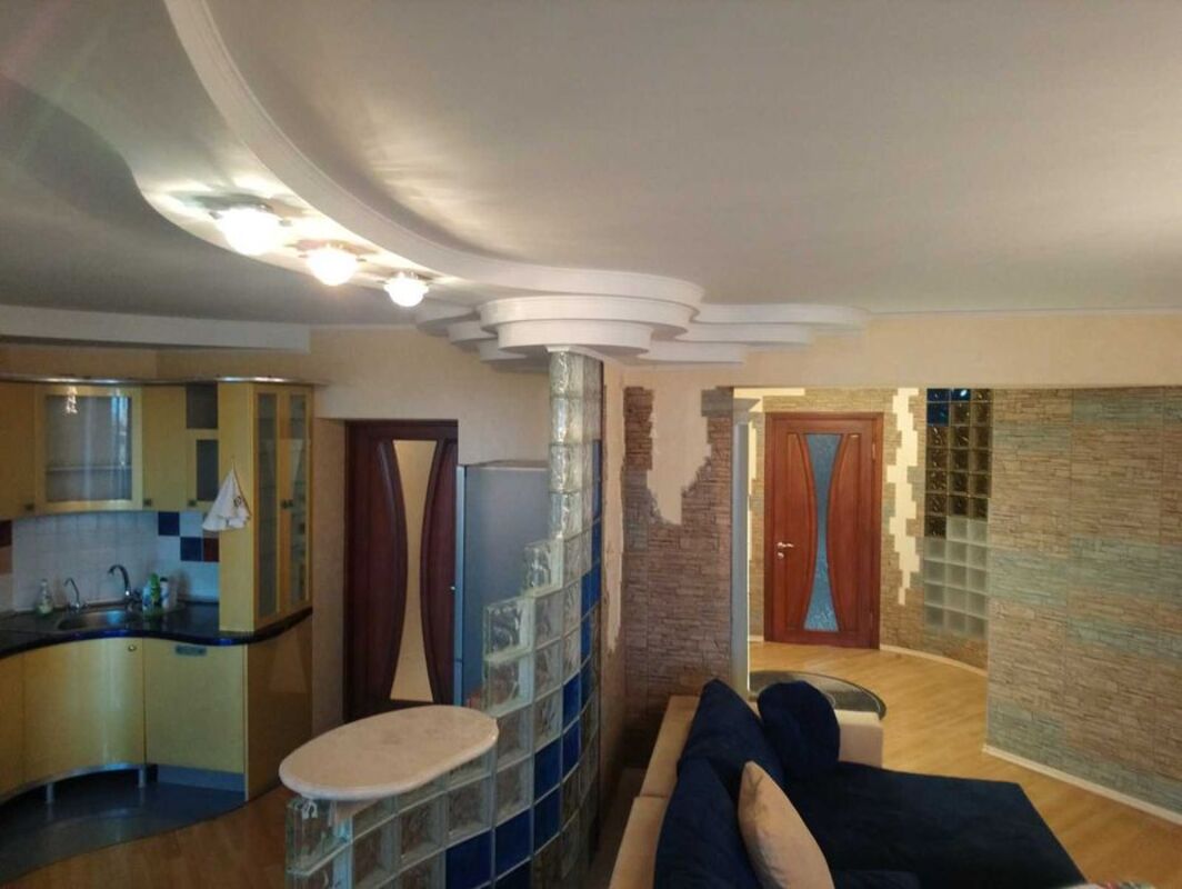 3-кімнатна квартира в Приморському районі