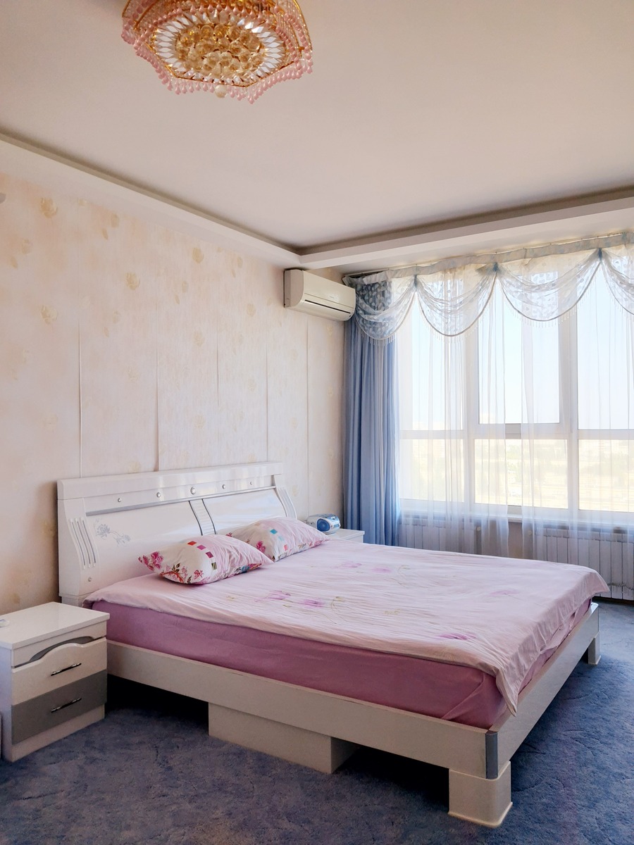 2-комнатная квартира на Таирова с видом на город и море