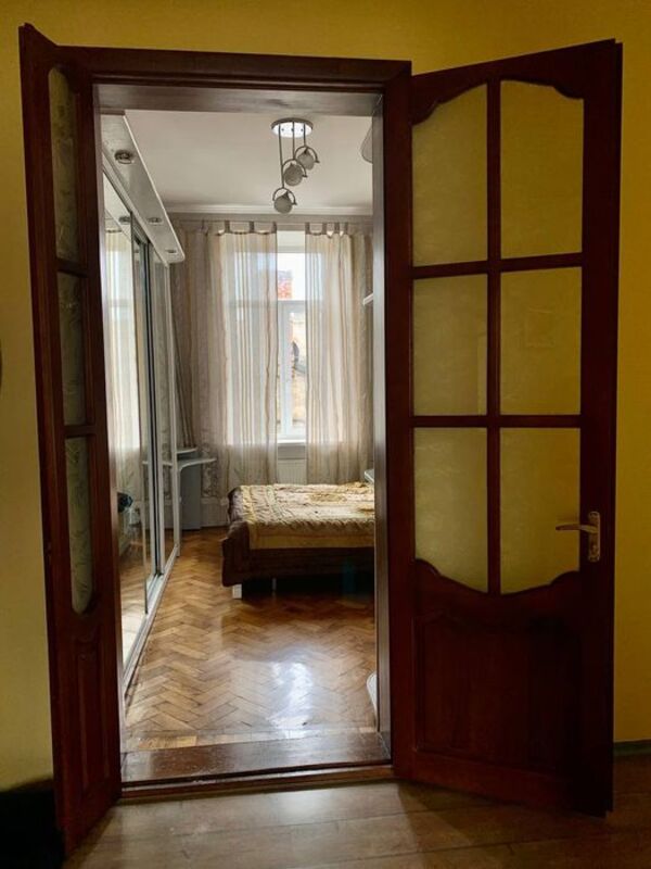3-комнатная квартира на Пантелеймоновой