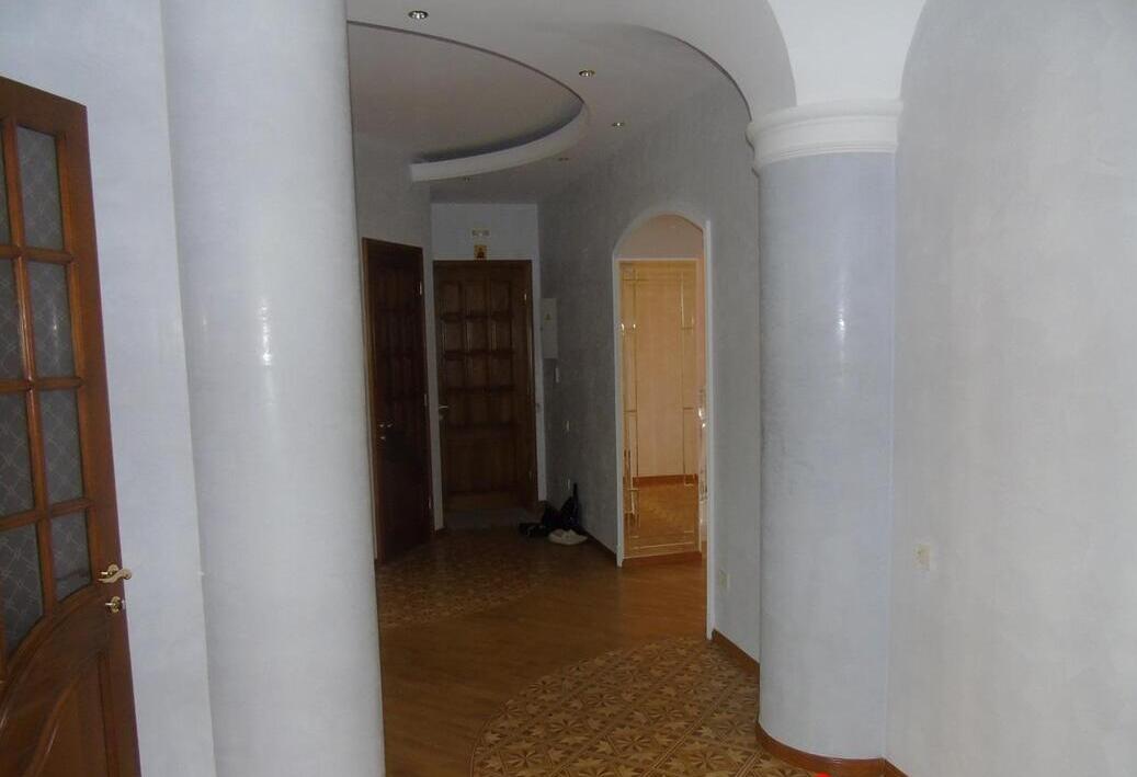 4-комнатная квартира в элитном доме ул. Довженко