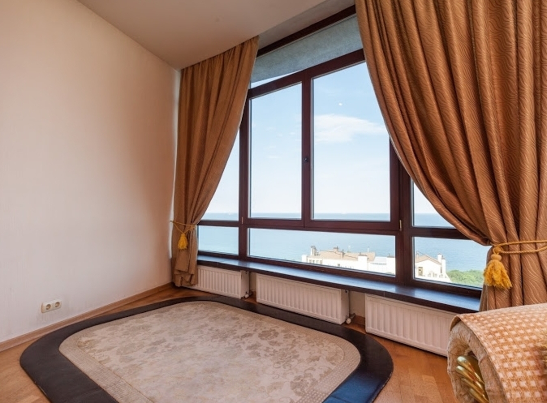 3 комнатная квартира-пентхаус с видом на море