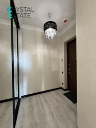 Трикімнатна квартира з ремотом на Литвака, АГВ, центр
