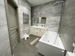 Трикімнатна квартира на Французькому бульварі від БК Стікон