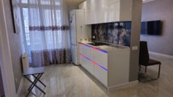 Квартира з новим ремонтом проспект Гагаріна, ЖК Чотири Сезони, 3 спальні та кухня-студія