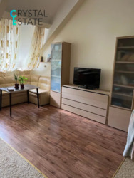 Велика квартира біля парку Шевченка
