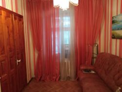 1 кімнатна квартира в центрі міста.
