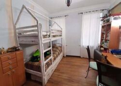 Трикімнатна квартира в центрі ,поруч парк Шевченко, пляж Ланжерон.