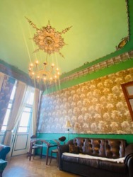 4-кімнатна квартира на пр. Лесі Українки (пр. Гагаріна), район Кіностудії