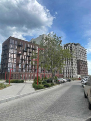 Студія в новому будинку з ремонтом.