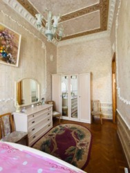 4-кімнатна квартира на пр. Лесі Українки (пр. Гагаріна), район Кіностудії