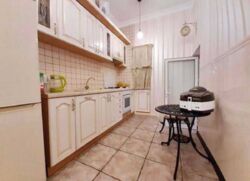Трикімнатна квартира в центрі ,поруч парк Шевченко, пляж Ланжерон.