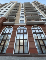 Пентхаус біля Музкомедії з видом на море та терасою 100 метрів