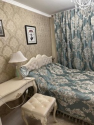 Простора квартира з ремонтом на першому поверсі в цегляному будинку біля центру, Слобідка
