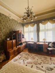 4-кімнатна квартира на пр. Лесі Українки (пр. Гагаріна), район Кіностудії