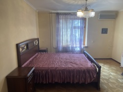 4-кімнатна квартира на вул. Базарна