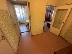Однокімнатна квартира на Варненській у житловому стані