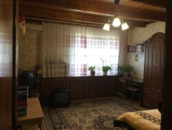 Двоповерховий капітальний будинок на вулиці Сосюри