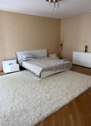 Будинок на вул. Костанді, 8 соток землі
