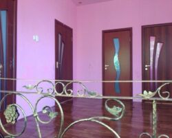 Триповерховий будинок в Київському районі