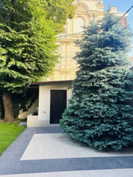 Триповерховий будинок на Французькому бульварі