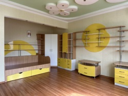 Будинок з басейном на вул.Купріна