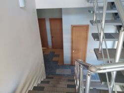 Офісно-складський комплекс в центрі міста з огородженою територією , виробнича лінія входить в вартіcть