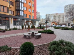Комерційне приміщення вільного призначення