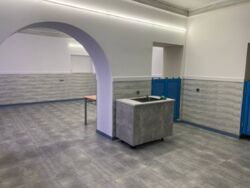 Квартира разом з комерційним преміщення, в центрі міста