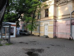 Фасадне приміщення на Канатній