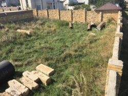 Ділянка 10 соток у Червоному Хуторі з фундаментом